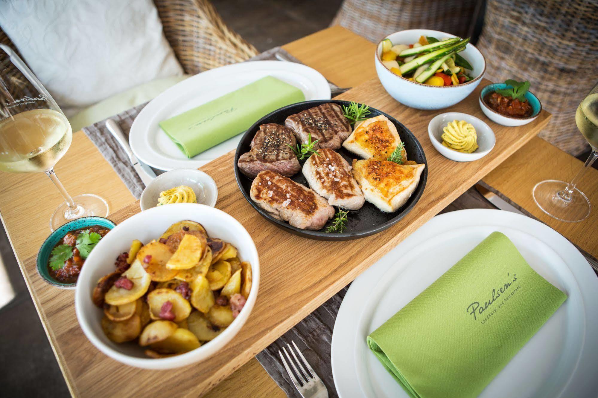 Paulsen'S Landhotel Und Restaurant Bohmstedt Esterno foto